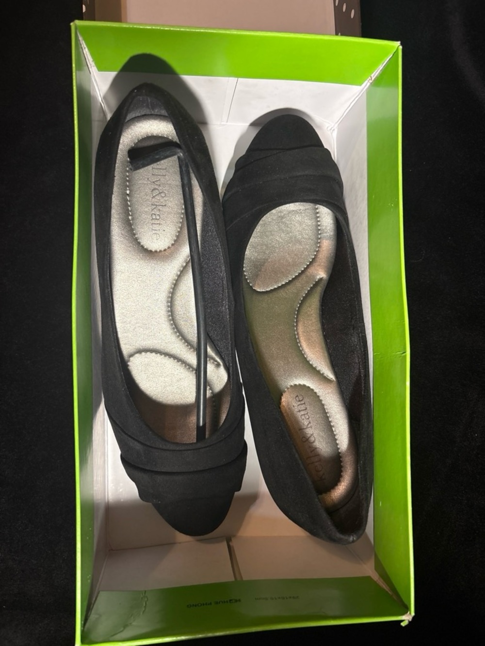 Kelly & Katie KK Sammy Suede Pleated Wedge Pumps Sz 8 BLK Classic Workwear EUC